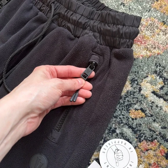 NWT Vuori Aspen Polartec Fleece Joggers #VW4114 Black Sz XS - Picture 8 of 12